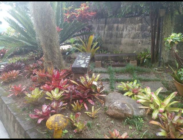 6 BEDROOM HOUSE FOR SALE IN QUEENSBURGH CENTRAL